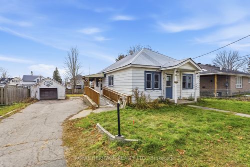 {{alt}} | Card Image