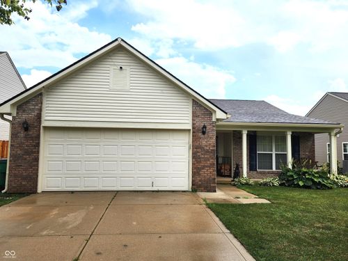1235 Fiesta Dr, Franklin, IN, 46131-6952 | Card Image