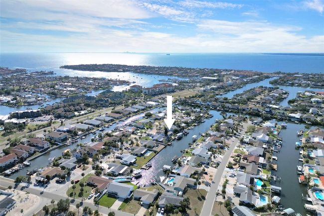 1015 Spindle Palm Way, House other with 3 bedrooms, 2 bathrooms and null parking in APOLLO BEACH FL | Image 4
