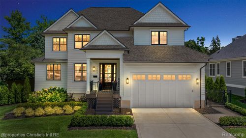 1202 N Pine St, Rochester, MI, 48307-1495 | Card Image