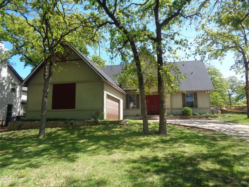 110 Pawnee Trl, Lake Kiowa, TX, 76240-9434 | Card Image