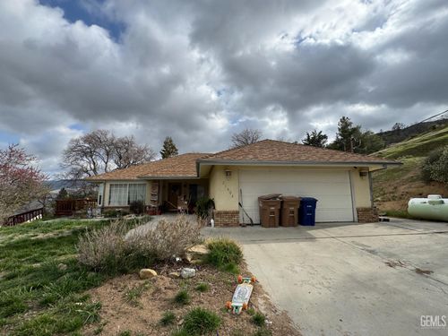 21604 Diane Ct, Tehachapi, CA, 93561-9507 | Card Image