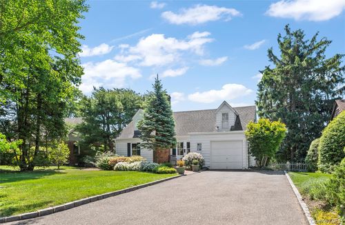 5 Salem Way, Glen Head, NY, 11545-1136 | Card Image