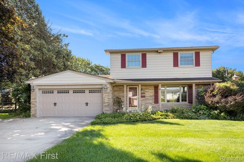 12284 Polara Dr, Sterling Heights, MI, 48312-4071 | Card Image