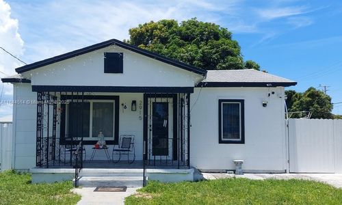 2915 Nw 60th St, Miami, FL, 33142-2256 | Card Image