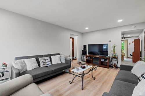 apt-1-20 Hart Cir, Waterbury, CT, 06705-3200 | Card Image