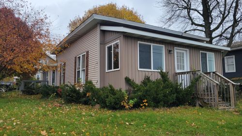 726 Lafayette St, Greenville, MI, 48838-1126 | Card Image