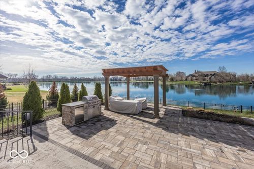 4305 Prairie Falcon Dr, Zionsville, IN, 46077-4625 | Card Image