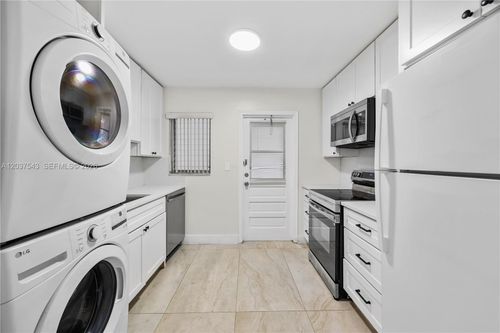 209-5141 Hollywood Blvd, Hollywood, FL, 33021-6541 | Card Image