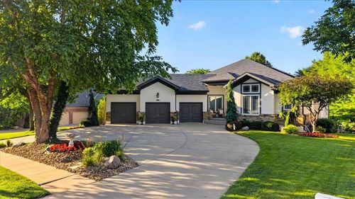 2313 Ne Lake Breeze Ln, Lee's Summit, MO, 64086-7065 | Card Image