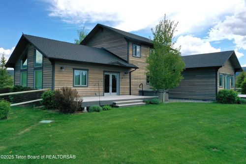 9075 Nesting Eagles Loop, Victor, ID, 83455-1316 | Card Image