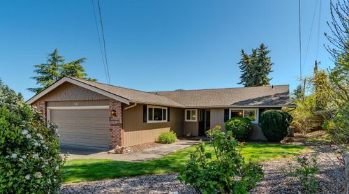 740 N Modoc Ave, Medford, OR, 97504-6325 | Card Image