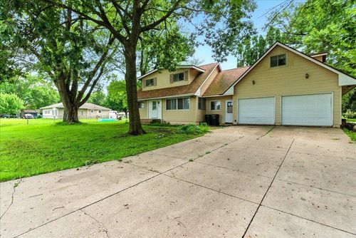 3116 Pocahontas Rd, Cedar Falls, IA, 50613-1135 | Card Image