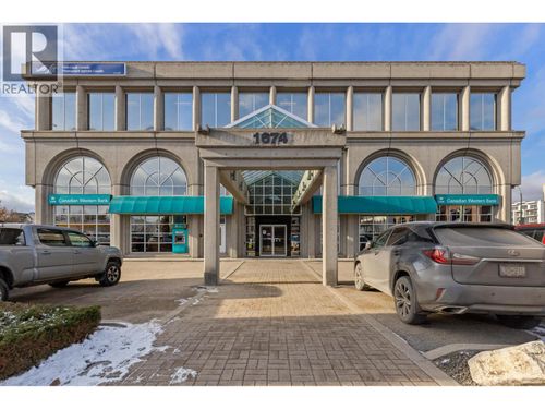 101-1674 Bertram St, Kelowna, BC, V1Y9G4 | Card Image