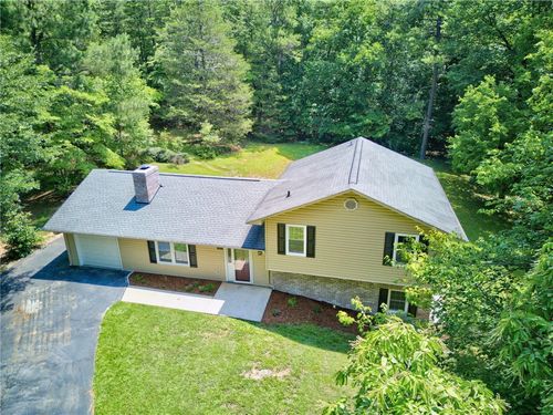 515 Hartwell Dr, Seneca, SC, 29672-7577 | Card Image