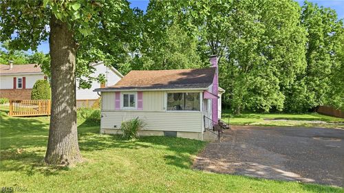 1122 W Western Reserve Road, Poland, OH, 44514 | Card Image
