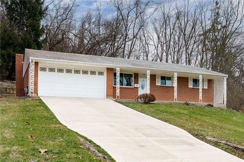 226 Belair Circle, Bellbrook, OH, 45305 | Card Image