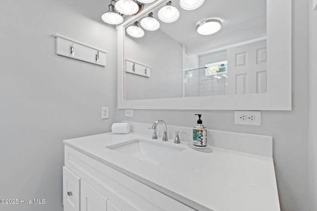 UNIT-6D - 20 Bay Tree Trl, Condo with 2 bedrooms, 2 bathrooms and 2 parking in Bald Head Island NC | Image 17