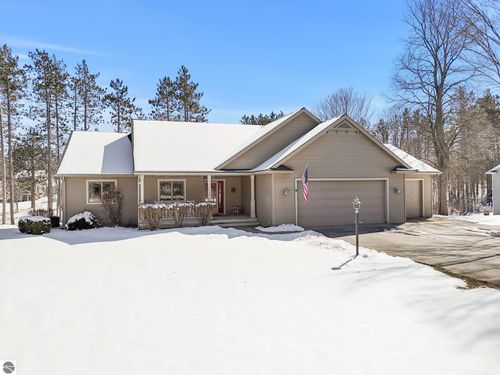 1546 Nightingale Ln, Kingsley, MI, 49649-9212 | Card Image