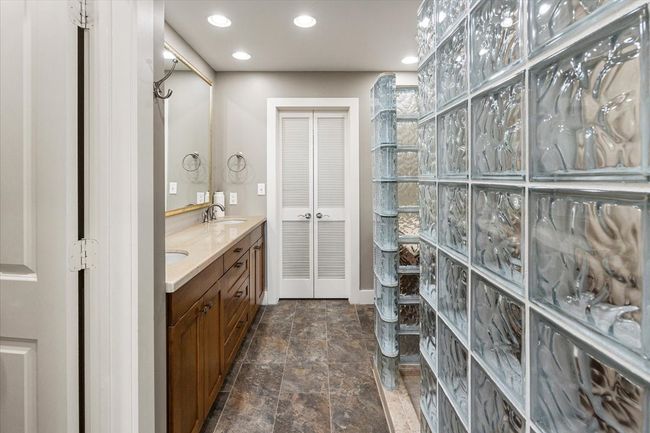 APT-806 - 411 W 7 Th St, Condo with 2 bedrooms, 2 bathrooms and null parking in Fort Worth TX | Image 18