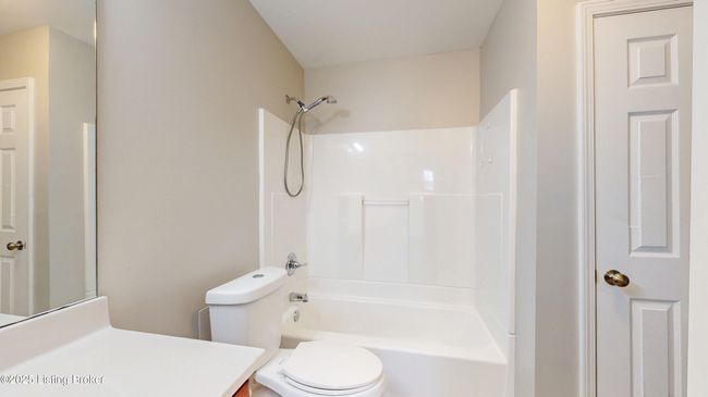 106 Middletown Sq, Condo with 2 bedrooms, 1 bathrooms and null parking in Louisville KY | Image 22
