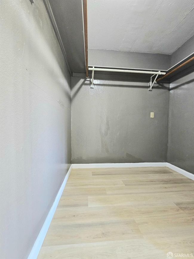21235 Kahlert St, House other with 3 bedrooms, 2 bathrooms and 1 parking in Castro Valley CA | Image 37