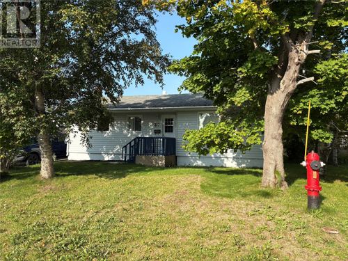 30 Alcock Cres, Gander, NL, A1V1K4 | Card Image