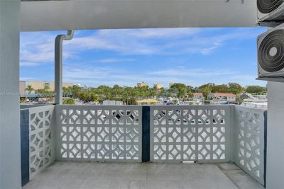 301 - 13105 Ixora Ct, Condo with 2 bedrooms, 1 bathrooms and null parking in North Miami FL | Image 3