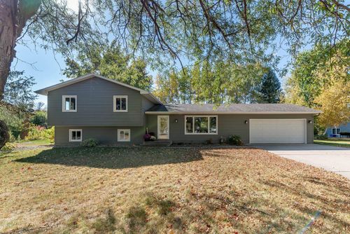 1725 Quail Roost Drive, North Mankato, MN, 56003 | Card Image