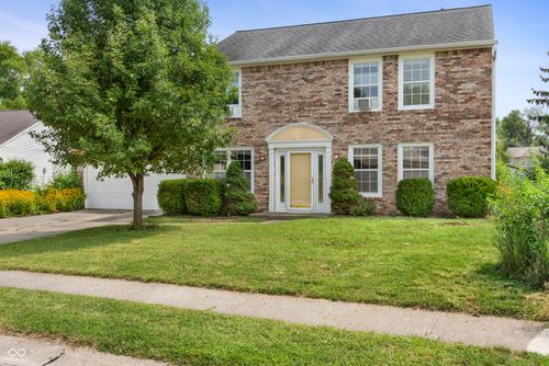 7329 Camberwood Dr, Indianapolis, IN, 46268-4782 | Card Image