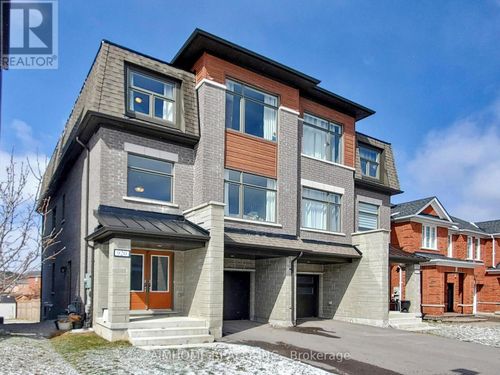 920 Isaac Phillips Way, Newmarket, ON, L3X0M7 | Card Image