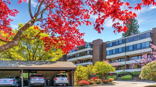 10911 D Glen Acres Dr S, Seattle, WA, 98168-5514 | Card Image