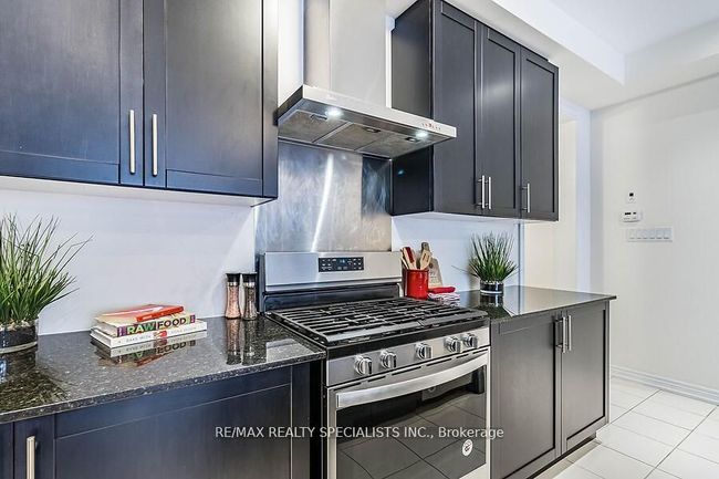 39 Adventura Rd, House attached with 4 bedrooms, 3 bathrooms and 1 parking in Brampton ON | Image 13