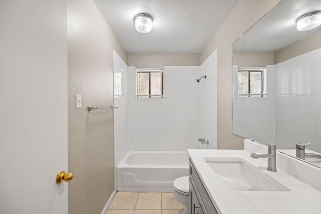 APT-302 - 712 Graham Pl, Condo with 2 bedrooms, 2 bathrooms and null parking in Austin TX | Image 24