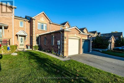 35 Woodstone Pl, Townhouse with 3 bedrooms, 3 bathrooms and 2 parking in Whitby ON | Image 1