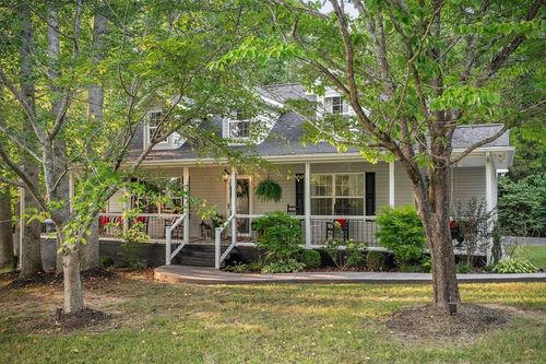 230 Storyland Dr, Byrdstown, TN, 38549-5417 | Card Image