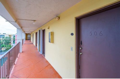 apt-506-9240 Fontainebleau Blvd, Miami, FL, 33172-4276 | Card Image