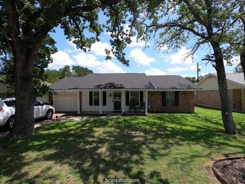 3105 Heatherwood Dr, Bryan, TX, 77801-2410 | Card Image