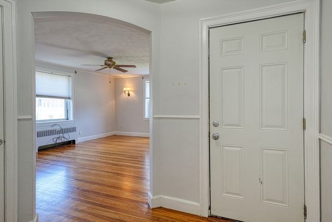 APT-2 - 31 Chestnut St, Condo with 2 bedrooms, 1 bathrooms and 2 parking in Worcester MA | Image 13