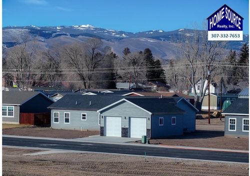 625 Cottonwood Ln, Lander, WY, 82520-4411 | Card Image