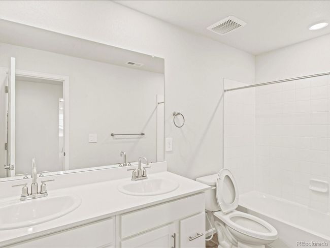 Photos are representative only and are not of the actual home. Actual finishes, elevation, and features may vary. | Image 19
