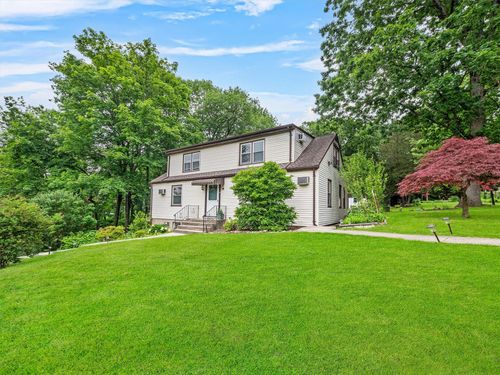1 Fair Acres Rd, Nyack, NY, 10960-2704 | Card Image