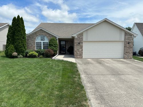 18 Hickory Ln E, Crawfordsville, IN, 47933-7603 | Card Image