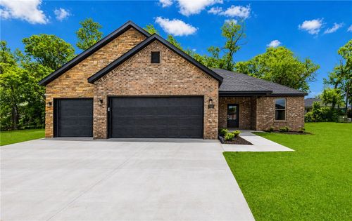 2101 N Dagan Street, Siloam Springs, AR, 72761 | Card Image