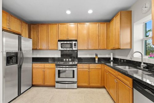 apt-3-630 Se 15th St, Fort Lauderdale, FL, 33316-2665 | Card Image