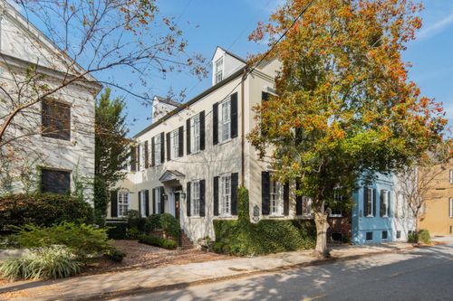 32 Wentworth St, Charleston, SC, 29401-1617 | Card Image