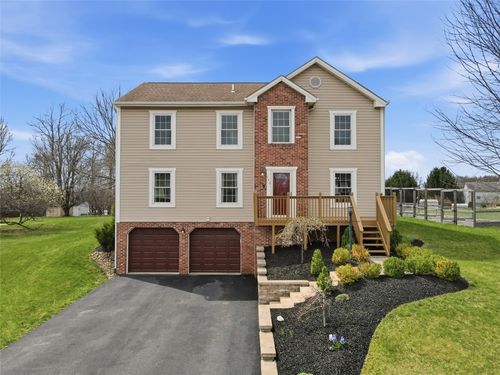 153 Winterbrook Dr, Cranberry Twp, PA, 16066-7708 | Card Image