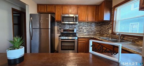 2321 Main Street, Hartford, CT, 06120 | Card Image