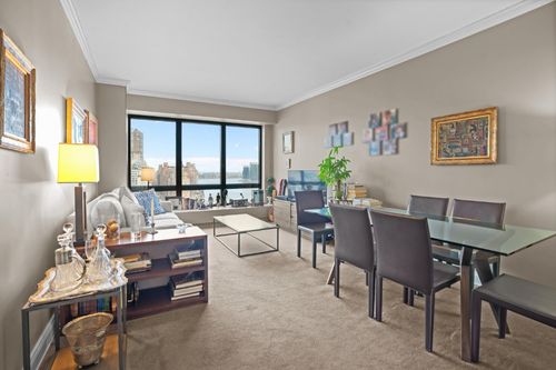 19c-530 E 76th St, New York, NY, 10021-3159 | Card Image