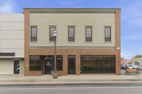 805 Main St, Cassville, MO, 65625-1331 | Card Image
